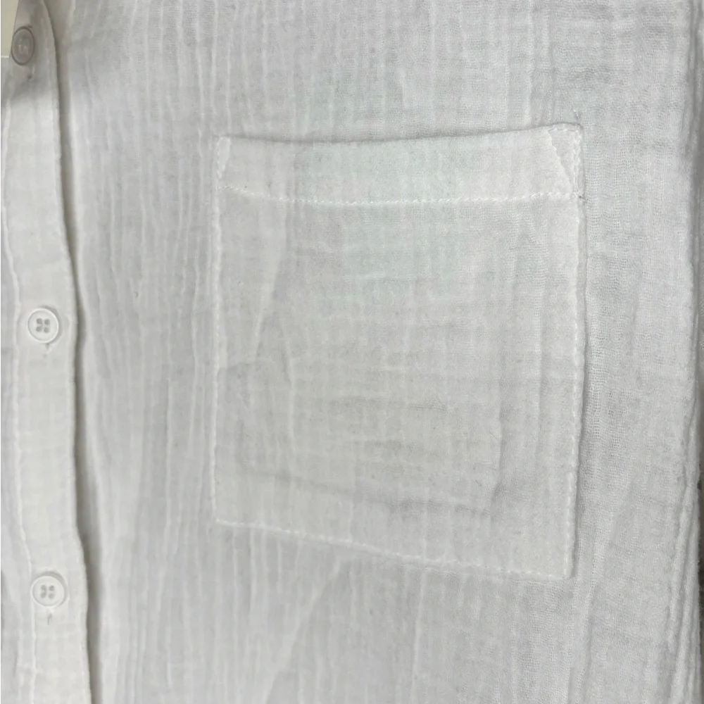 Francesca's Collections White Textured Cotton Button-Down Shirt - Picture 3 of 5